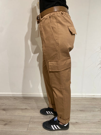 Pantalone cargo in cotone con cintura Tensione In cammello