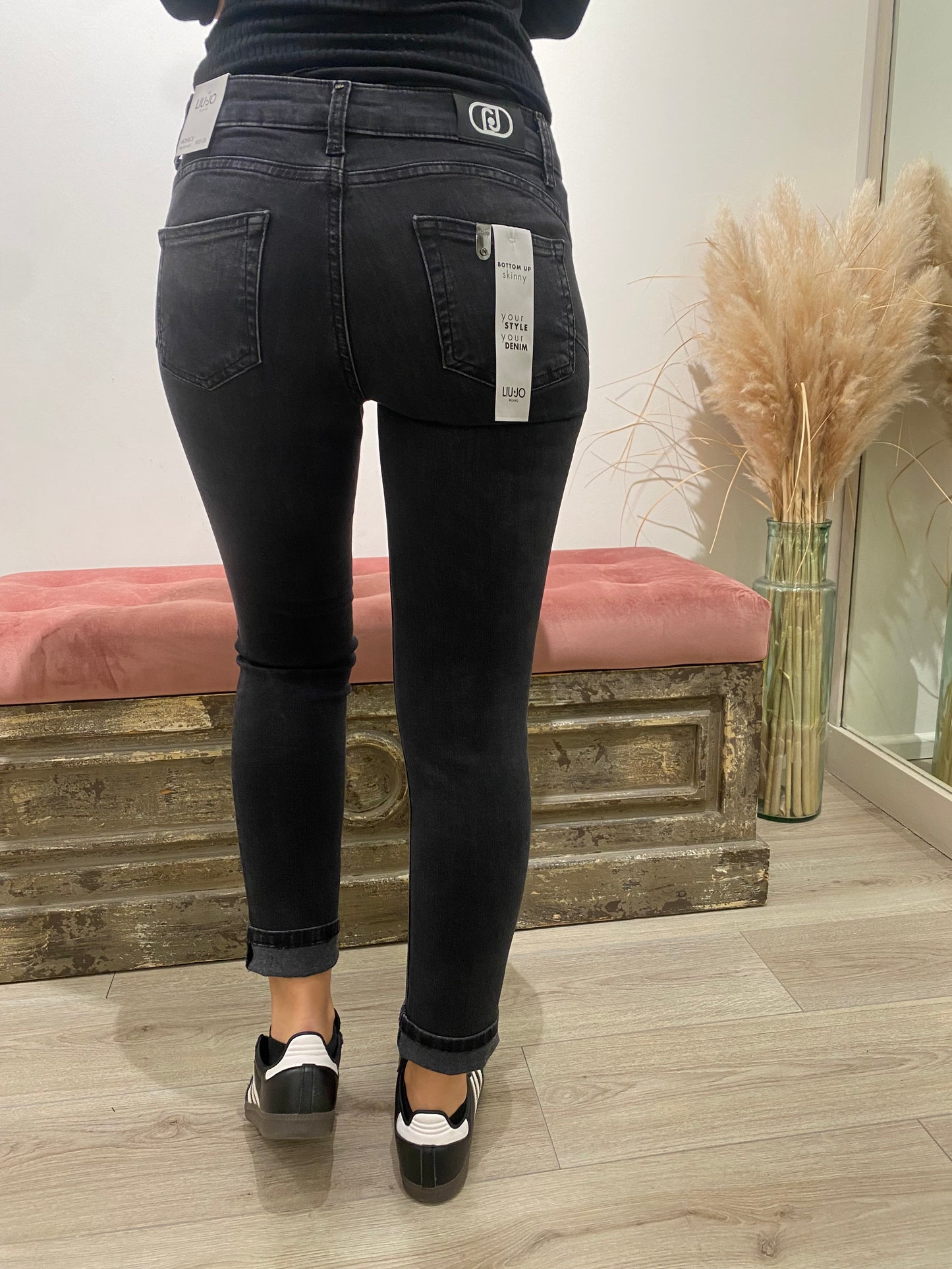 Jeans skinny bottom up con strass LiuJo nero